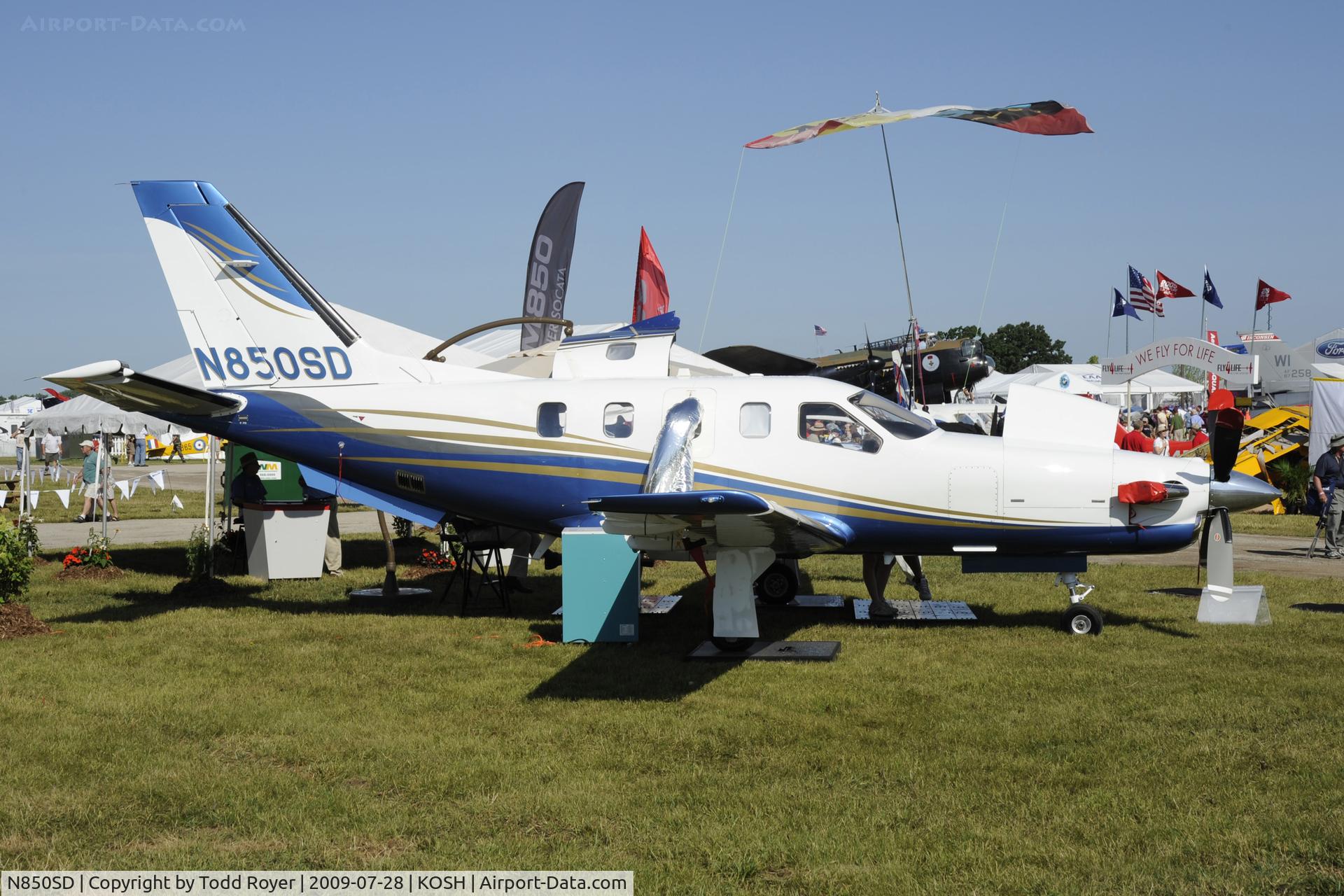 N850SD, Socata TBM-700 C/N 498, EAA AIRVENTURE 2009