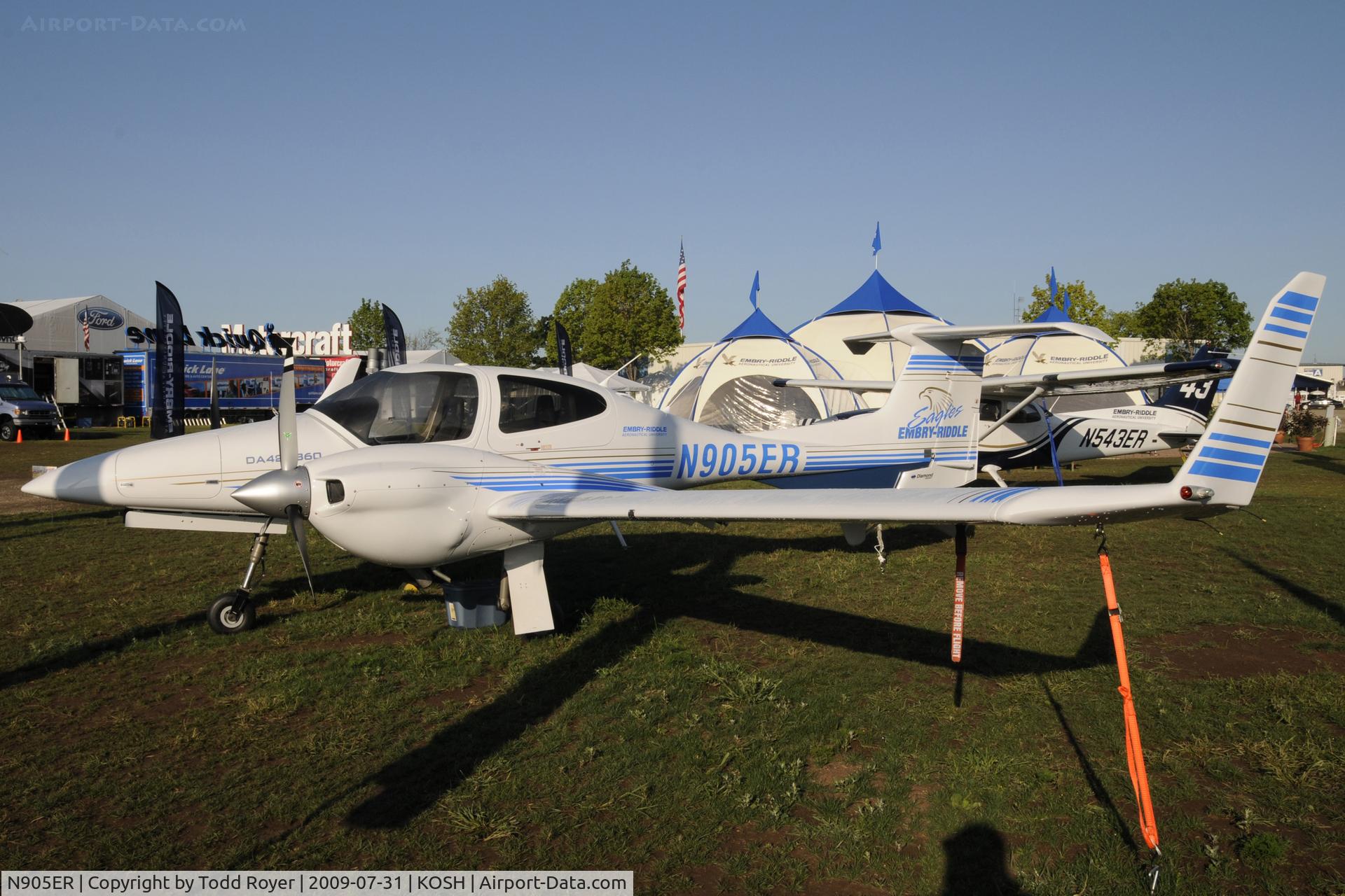 N905ER, Diamond DA-42 Twin Star C/N 42.277, EAA AIRVENTURE 2009