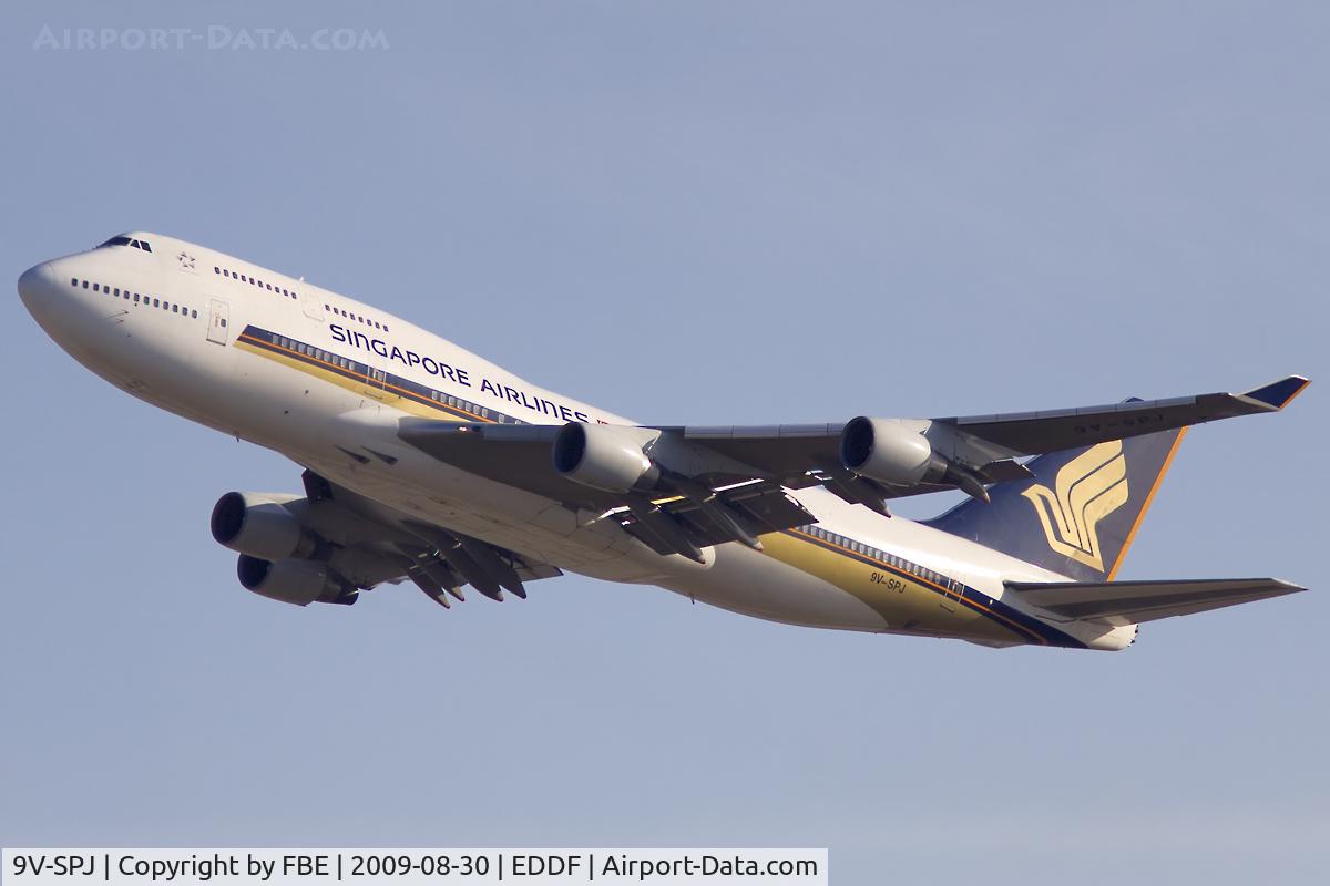9V-SPJ, 1996 Boeing 747-412 C/N 26556, departing EDDF via RW25R
