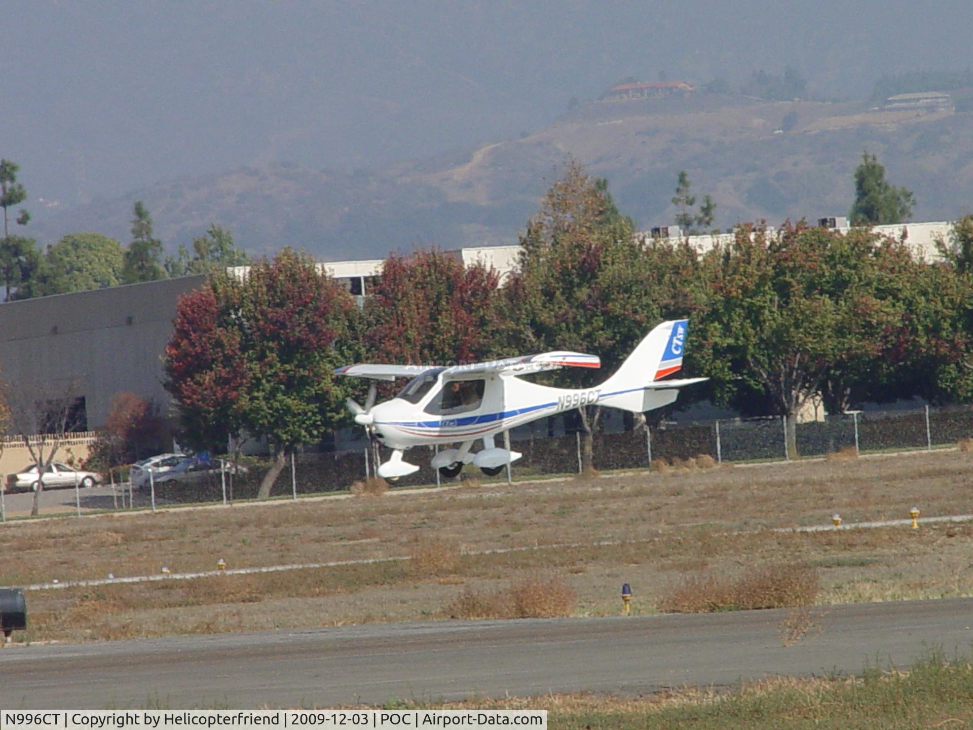 N996CT, 2006 Flight Design CTSW C/N 06-12-16, Getting ready to touch down