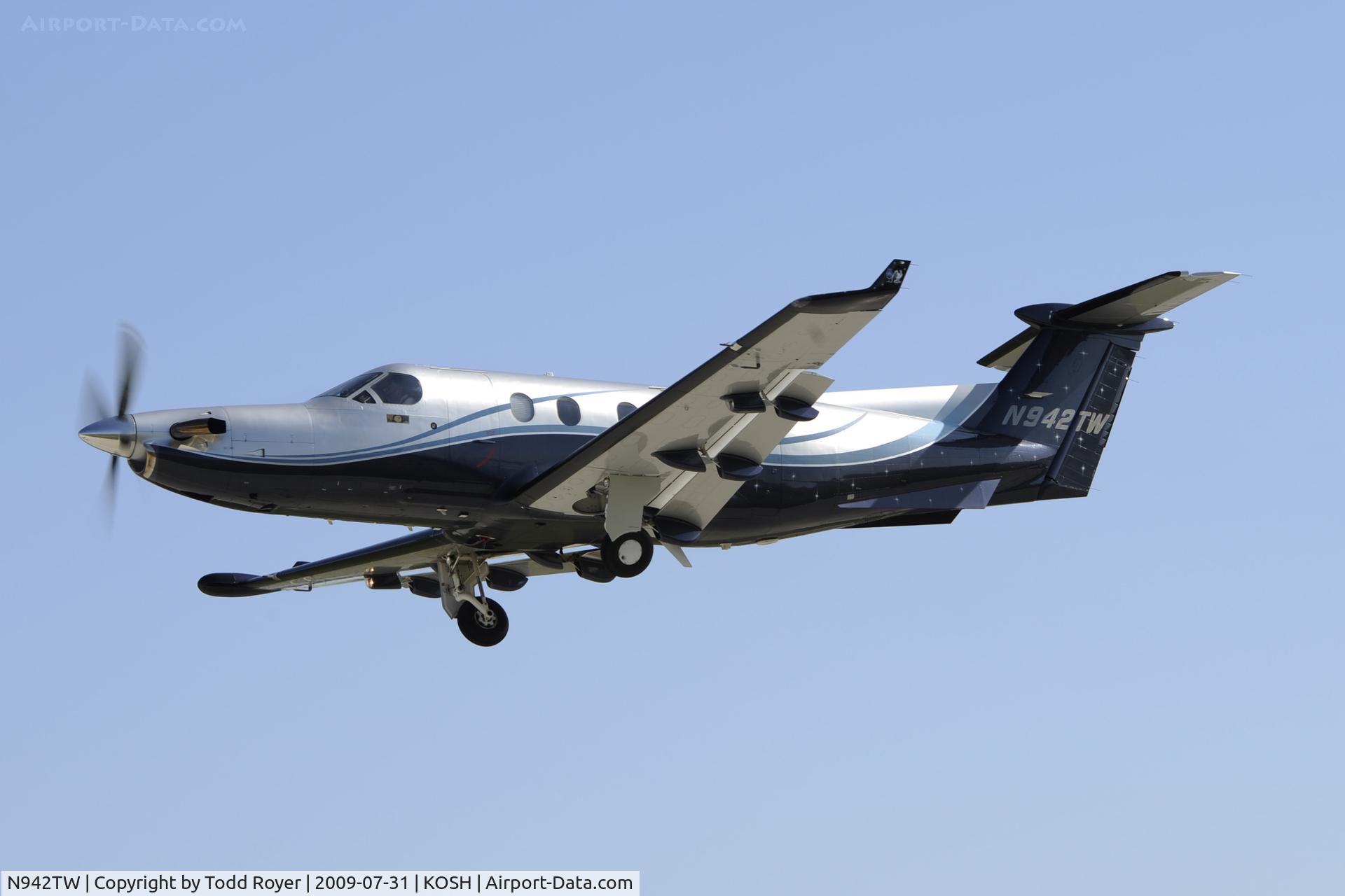 N942TW, 2005 Pilatus PC-12/45 C/N 636, EAA AIRVENTURE 2009