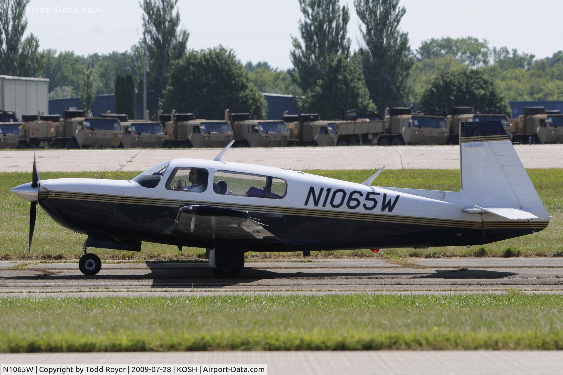 N1065W, 1994 Mooney M20M Bravo C/N 27-0188, EAA AIRVENTURE 2009