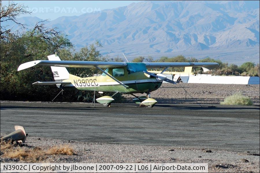 N3902C, 1968 Cessna 150H C/N 15069101, N3902C in Death Valley, CA