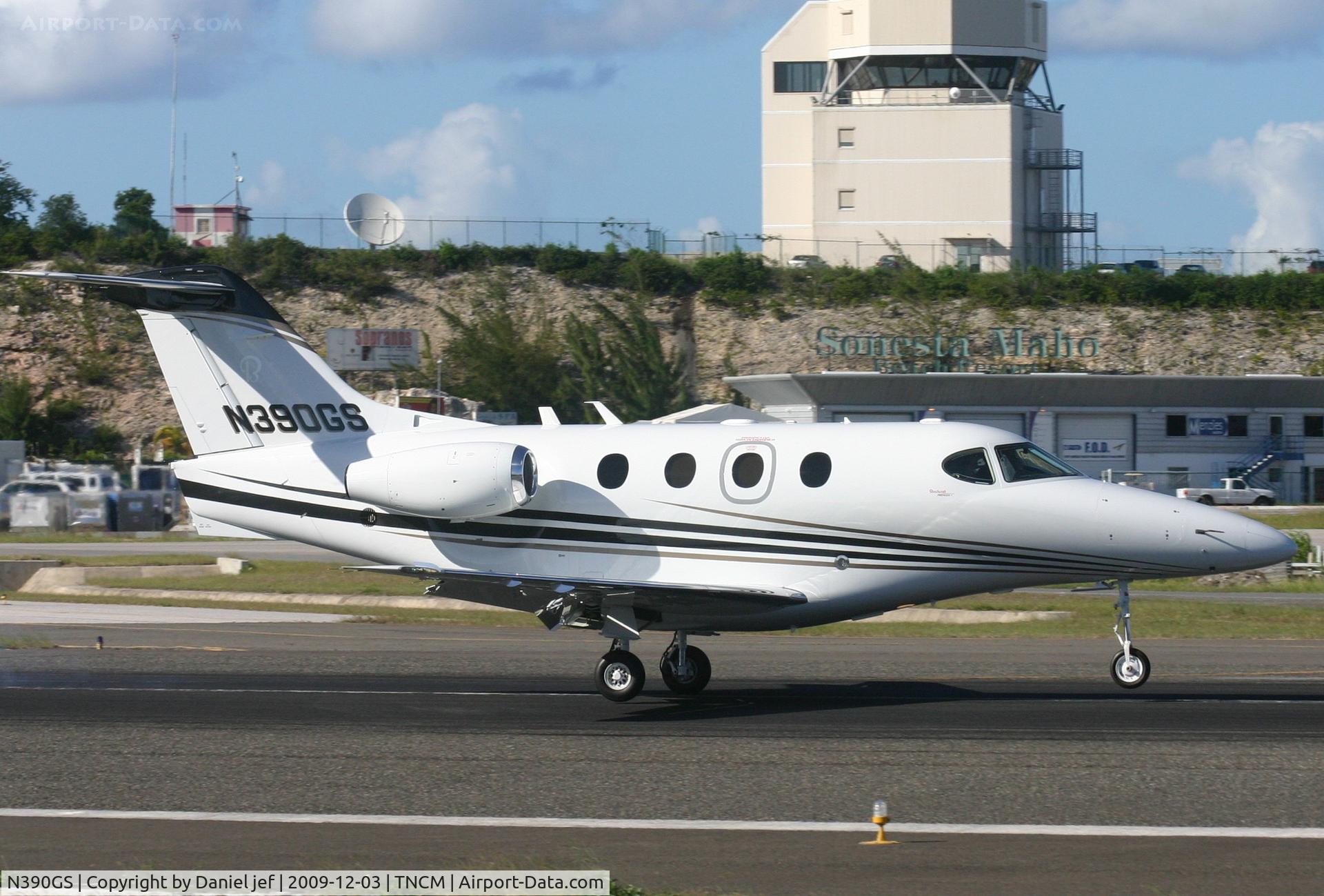 N390GS, 2008 Hawker Beechcraft Corp 390 C/N RB-231, N390GS landing at TNCM