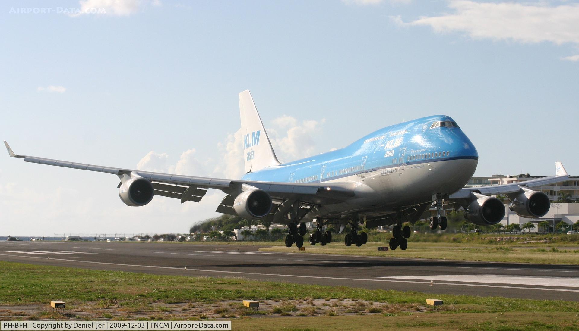 PH-BFH, 1990 Boeing 747-406BC C/N 24518, KLM doing there thing at TNCM