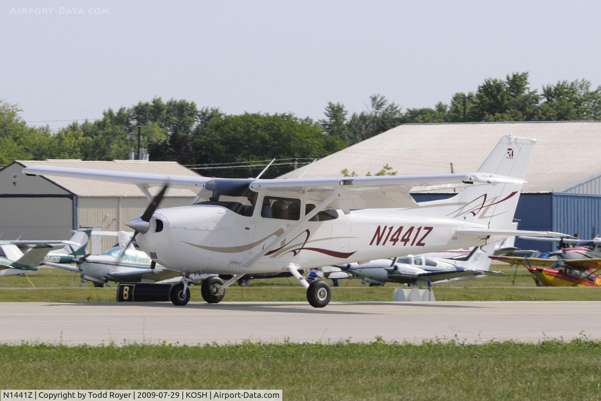 N1441Z, 2008 Cessna 172S C/N 172S10686, EAA AIRVENTURE 2009