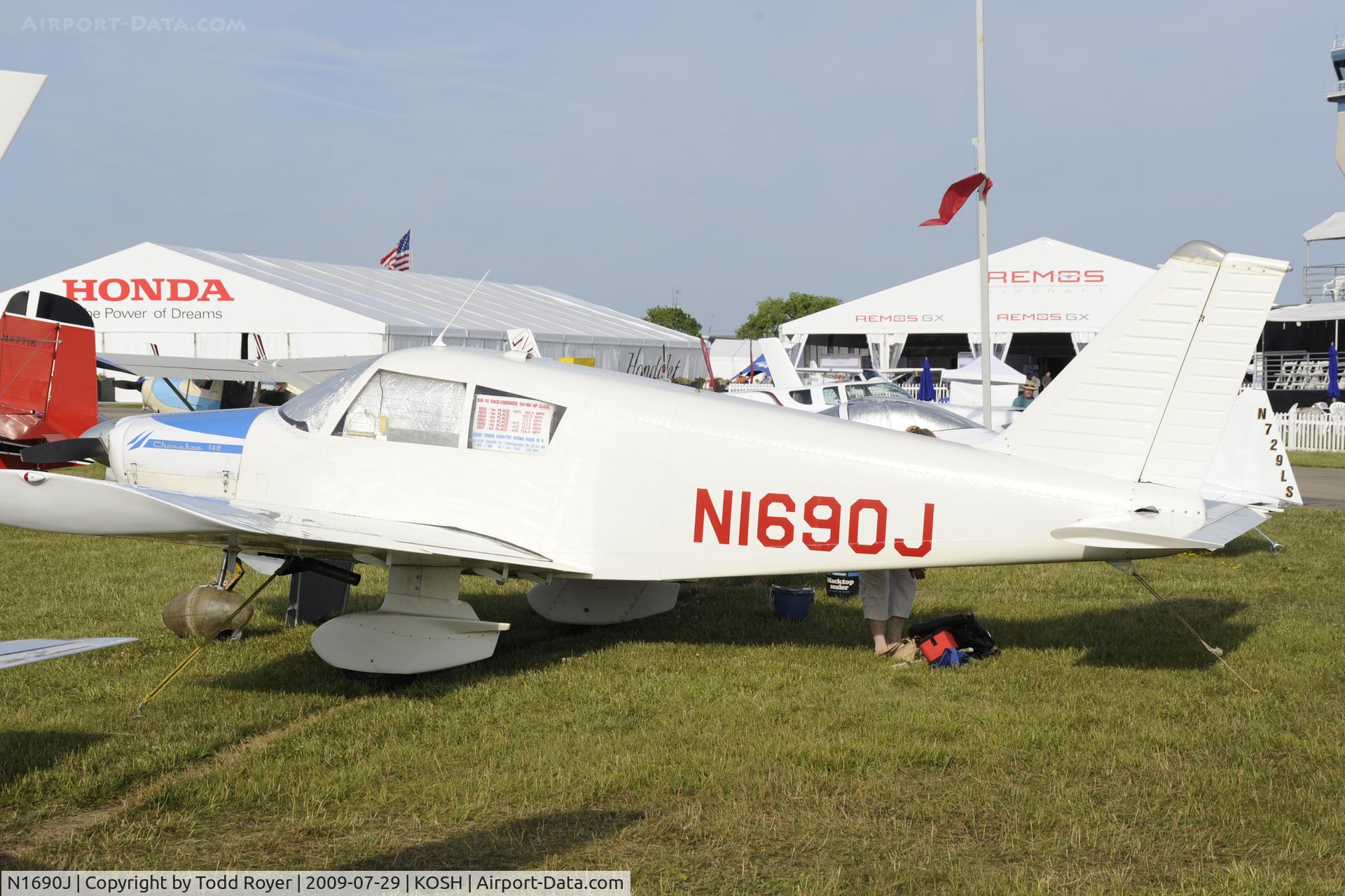 N1690J, 1968 Piper PA-28-140 C/N 28-24093, EAA AIRVENTURE 2009