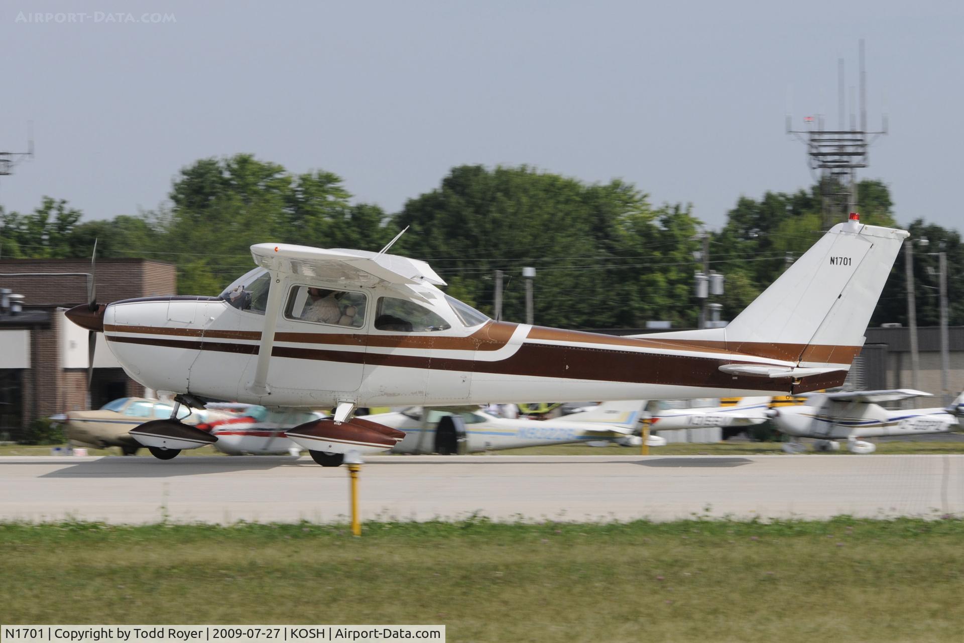 N1701, 1964 Cessna 172F C/N 17252418, EAA AIRVENTURE 2009