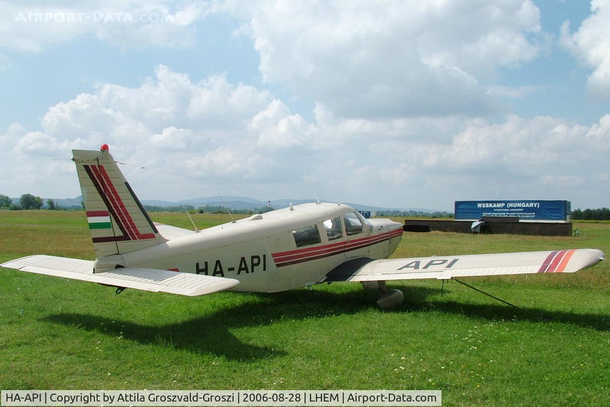 HA-API, 1966 Piper PA-32-300 Cherokee Six Cherokee Six C/N 32-40220, Esztergom Airfield