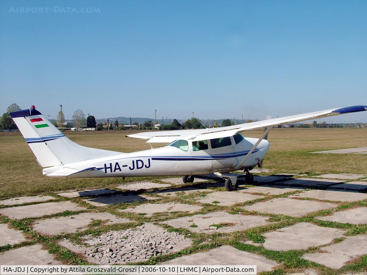 HA-JDJ, 1962 Cessna 182E Skylane Skylane C/N 18254279, Miskolc Airport - Hungary