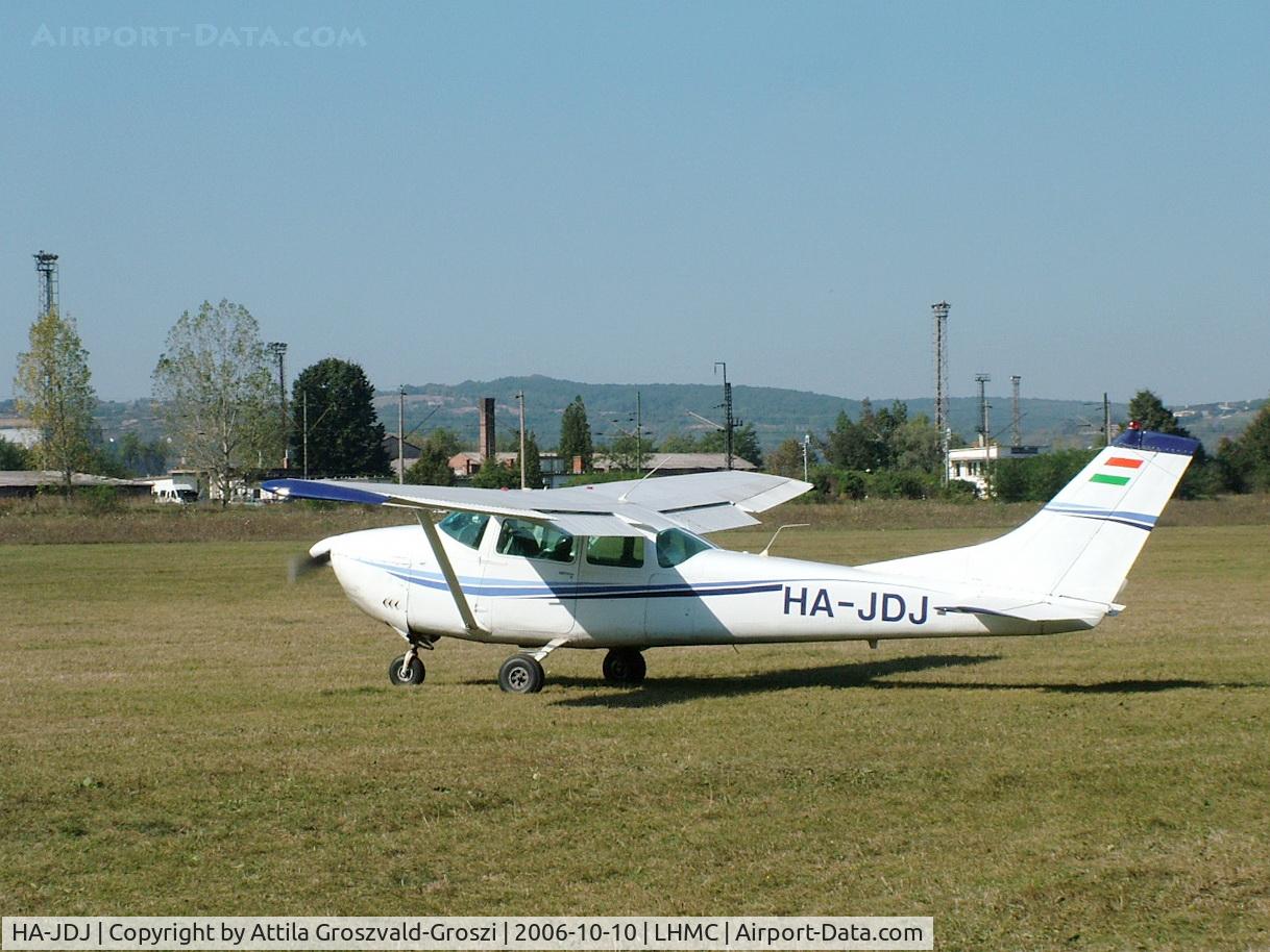 HA-JDJ, 1962 Cessna 182E Skylane Skylane C/N 18254279, Miskolc Airport - Hungary