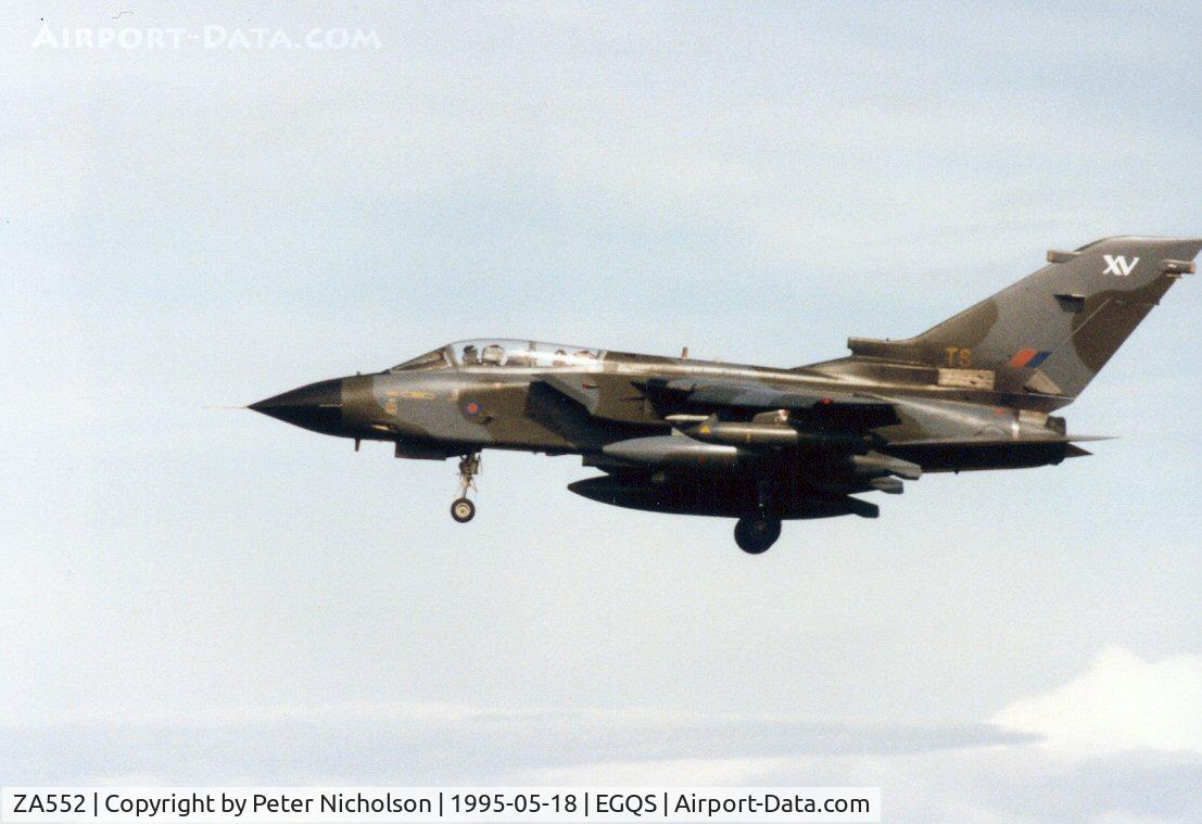 ZA552, 1981 Panavia Tornado GR.1 C/N 068/BT019/3036, Tornado GR.1, callsign Abbot 1, of 15[R] Squadron seen at Lossiemouth in May 1995.