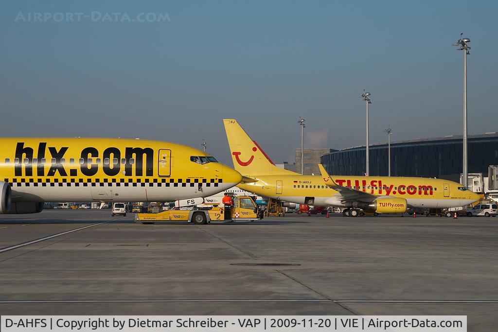 D-AHFS, 2000 Boeing 737-8K5 C/N 28623, HLX Boeing 737-800