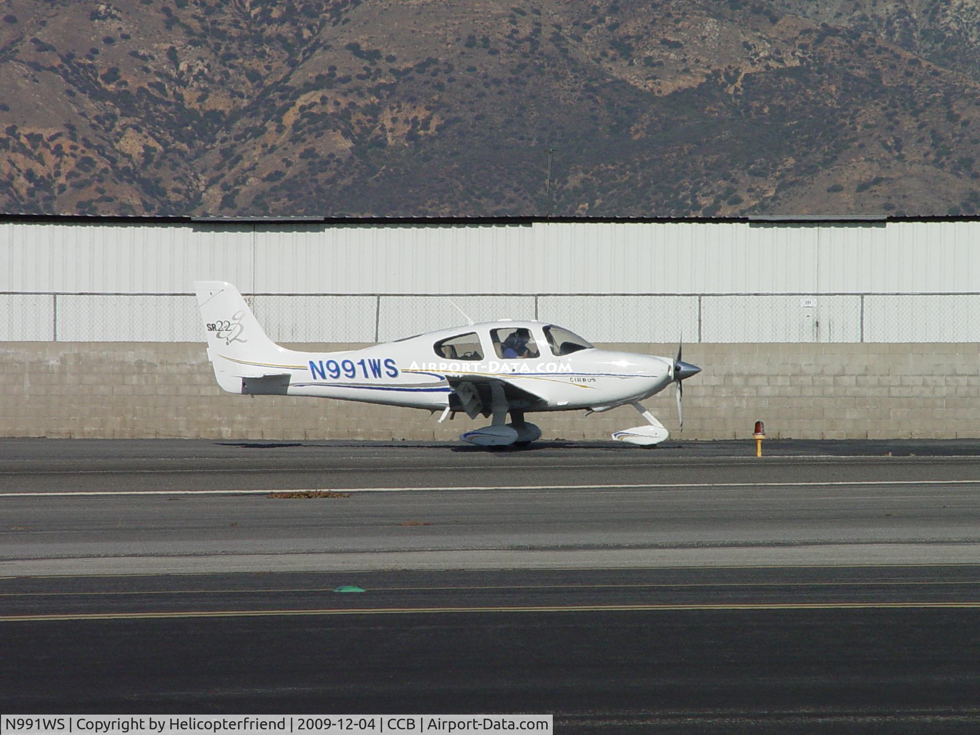 N991WS, 2004 Cirrus SR22 C/N 1188, Taxiing to runway 24