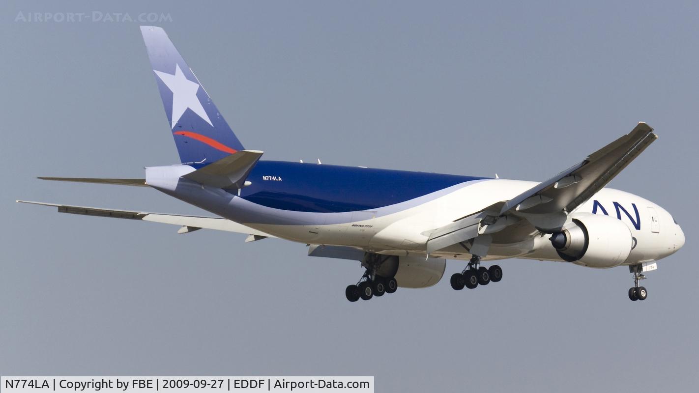 N774LA, 2009 Boeing 777-F6N C/N 37710, short final RW07R
