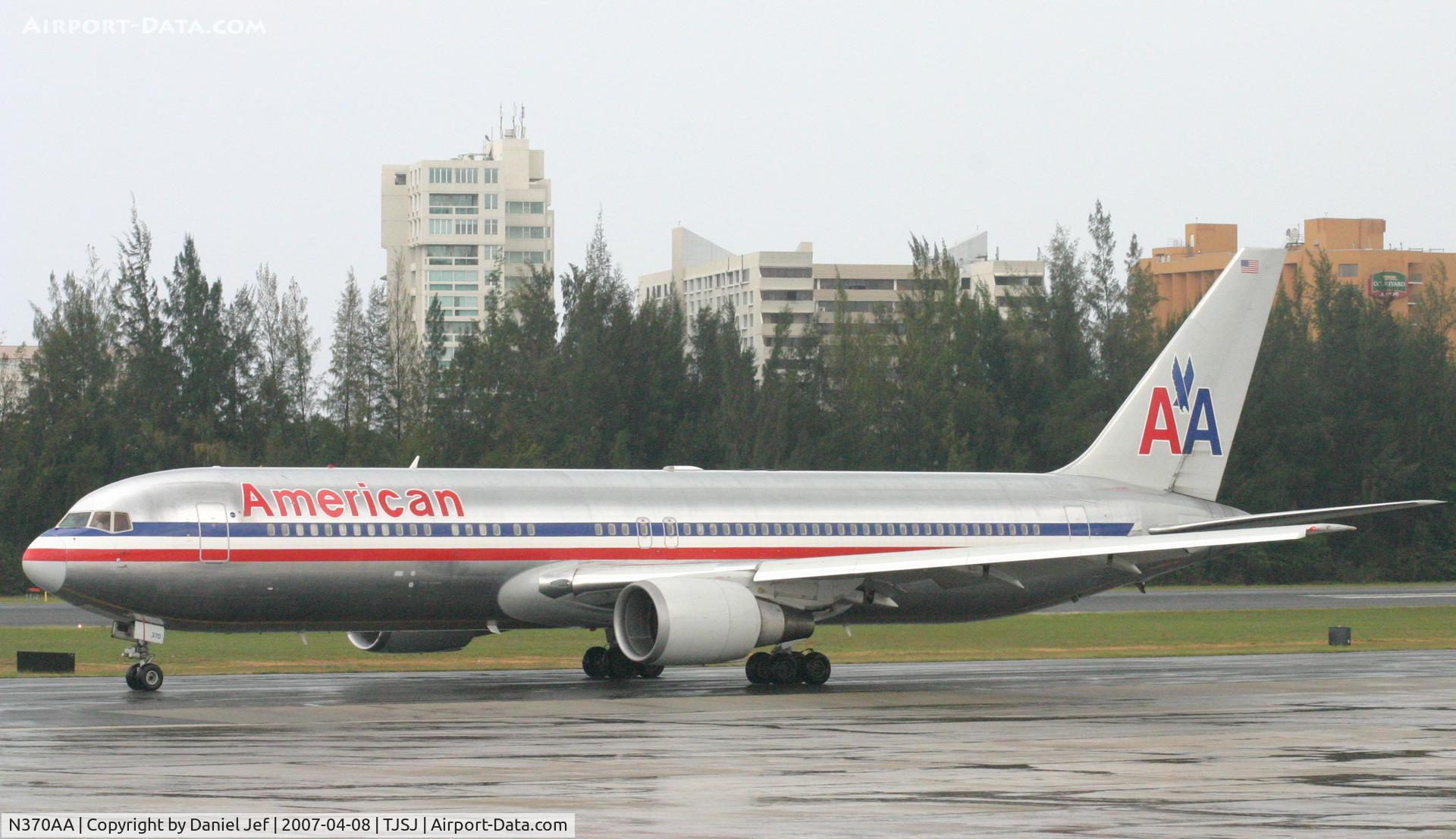 N370AA, 1992 Boeing 767-323 C/N 25197, American airlines 767-323 taxing to the active runway