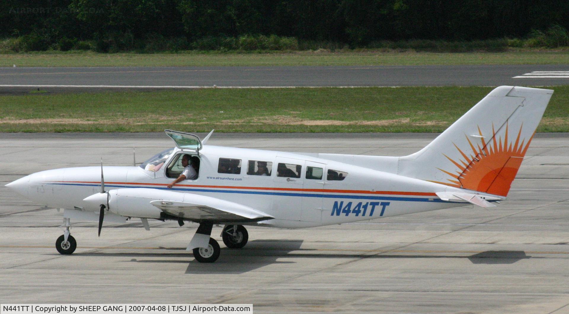 N441TT, 1981 Cessna 402C Utililiner C/N 402C0441, N441TT taxing to the active runway and it's hot up in here