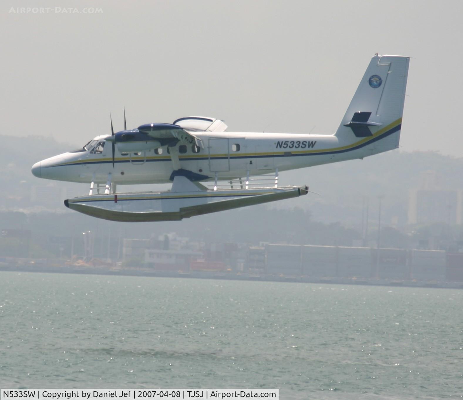 N533SW, 1977 De Havilland Canada DHC-6-300 Twin Otter C/N 533, N533SW Landing at the San Juan SEA PORT