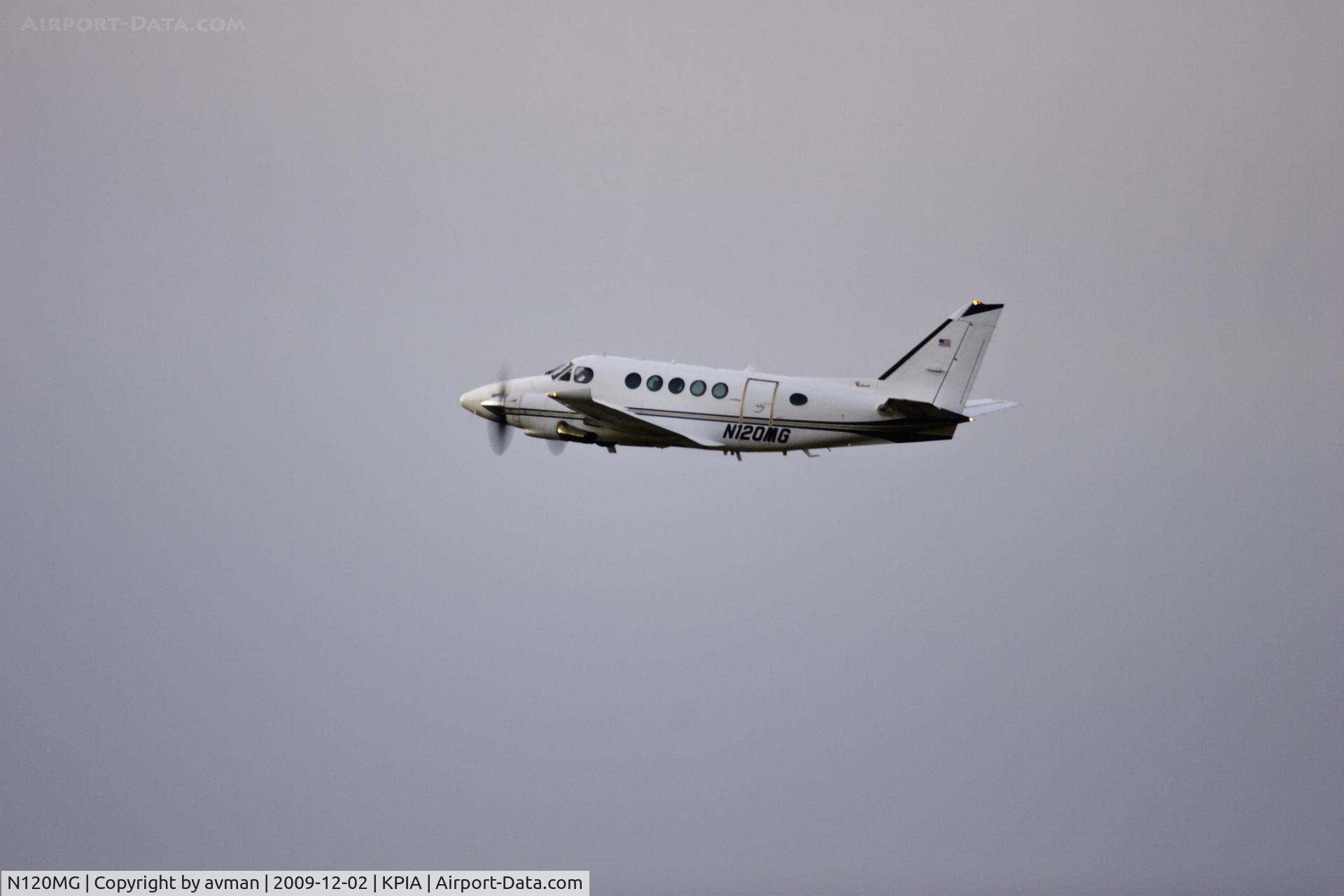 N120MG, 1979 Beech B100 King Air King Air C/N BE-70, N120MG early morning departure from Peoria Illinois