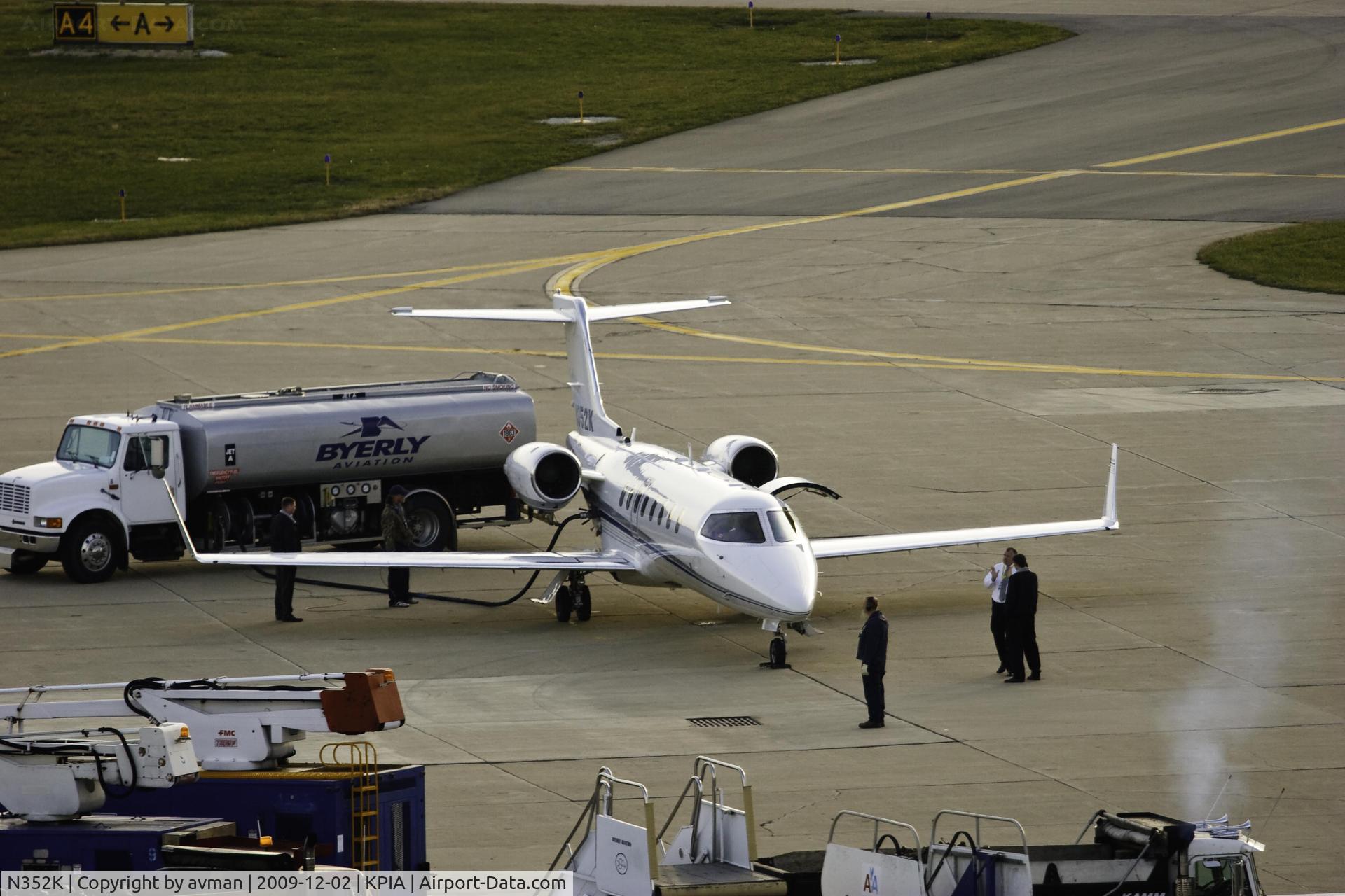 N352K, Learjet Inc 45 C/N 215, N352K takes on Fuel at Peoria Illinois