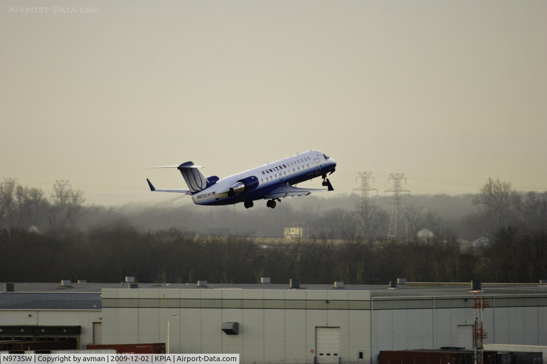 N973SW, 2004 Bombardier CRJ-200ER (CL-600-2B19) C/N 7949, United Express (N973SW) airborne