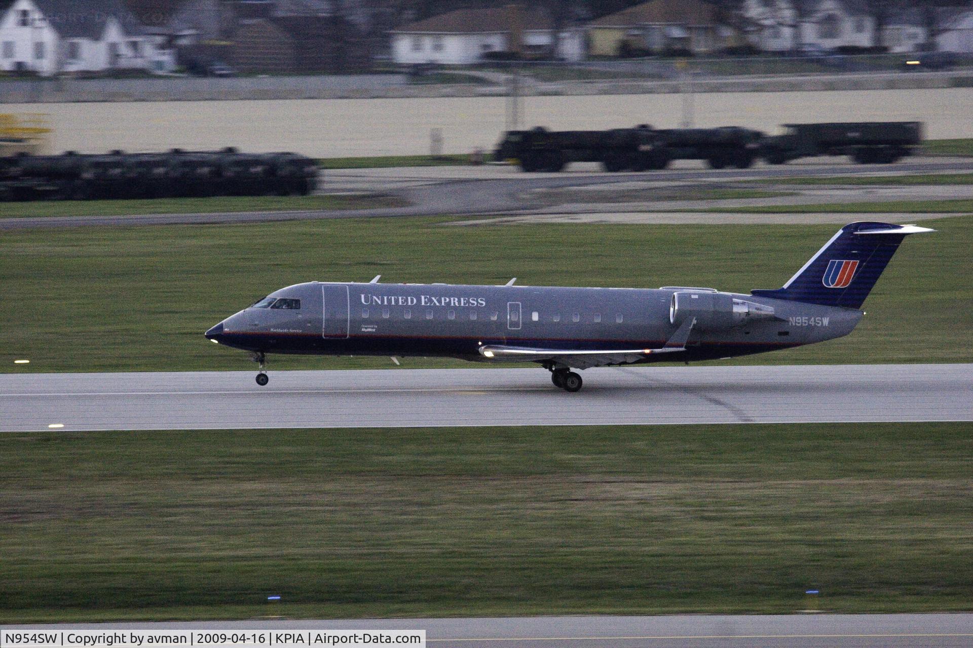 N954SW, 2003 Bombardier CRJ-200LR (CL-600-2B19) C/N 7815, United Express (N954SW) departure roll