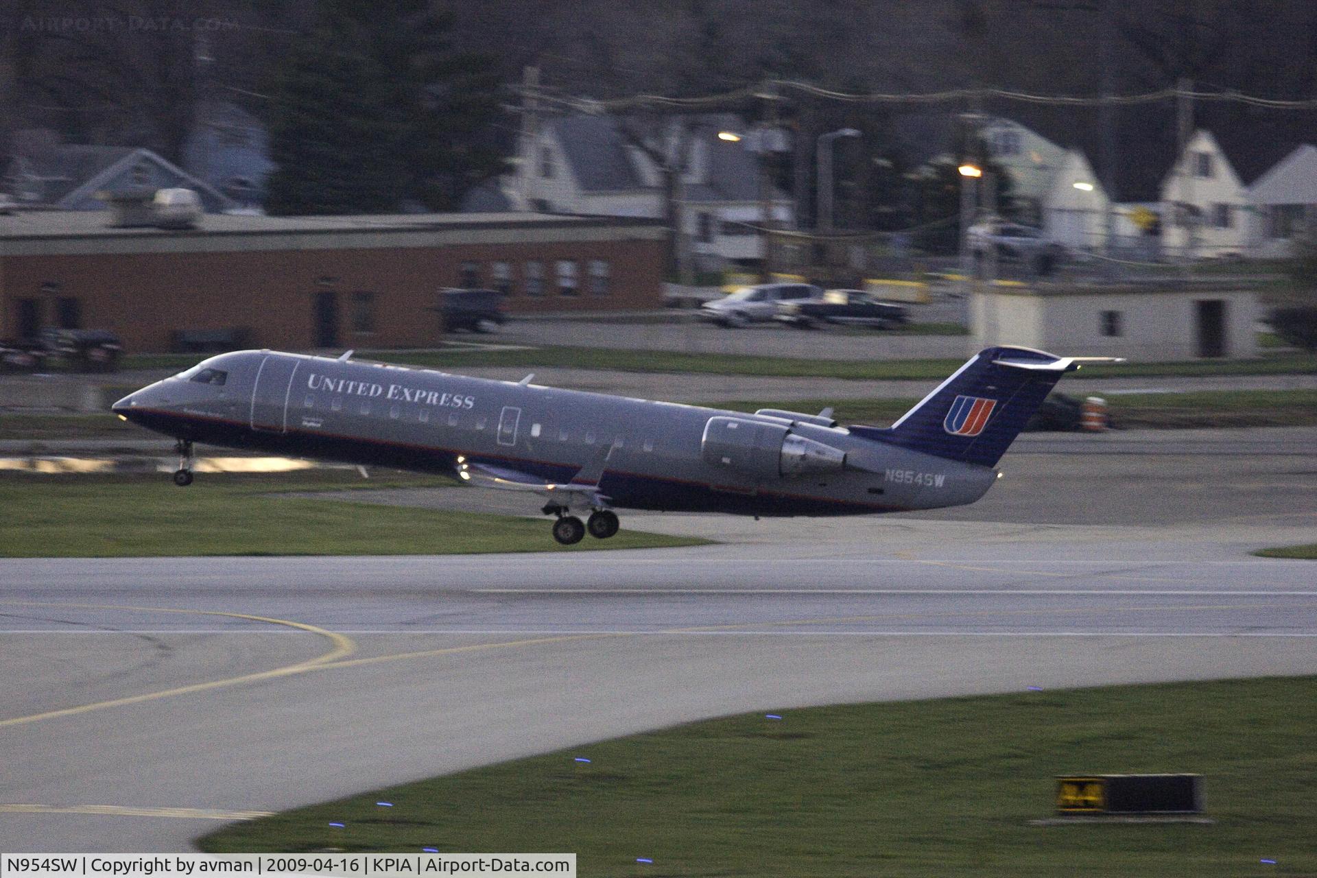 N954SW, 2003 Bombardier CRJ-200LR (CL-600-2B19) C/N 7815, United Express (N954SW) breaks ground at Peoria Illinois