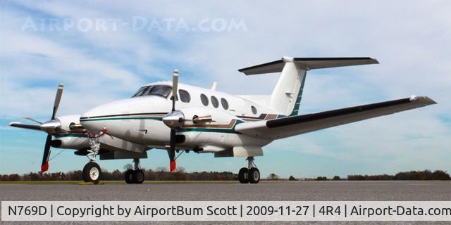 N769D, 1980 Beech F90 King Air C/N LA-52, Sitting on the ramp on Black Friday