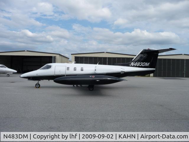 N483DM, 1974 Gates Learjet 24D C/N 24D-291, Nov 09 new paint scheme