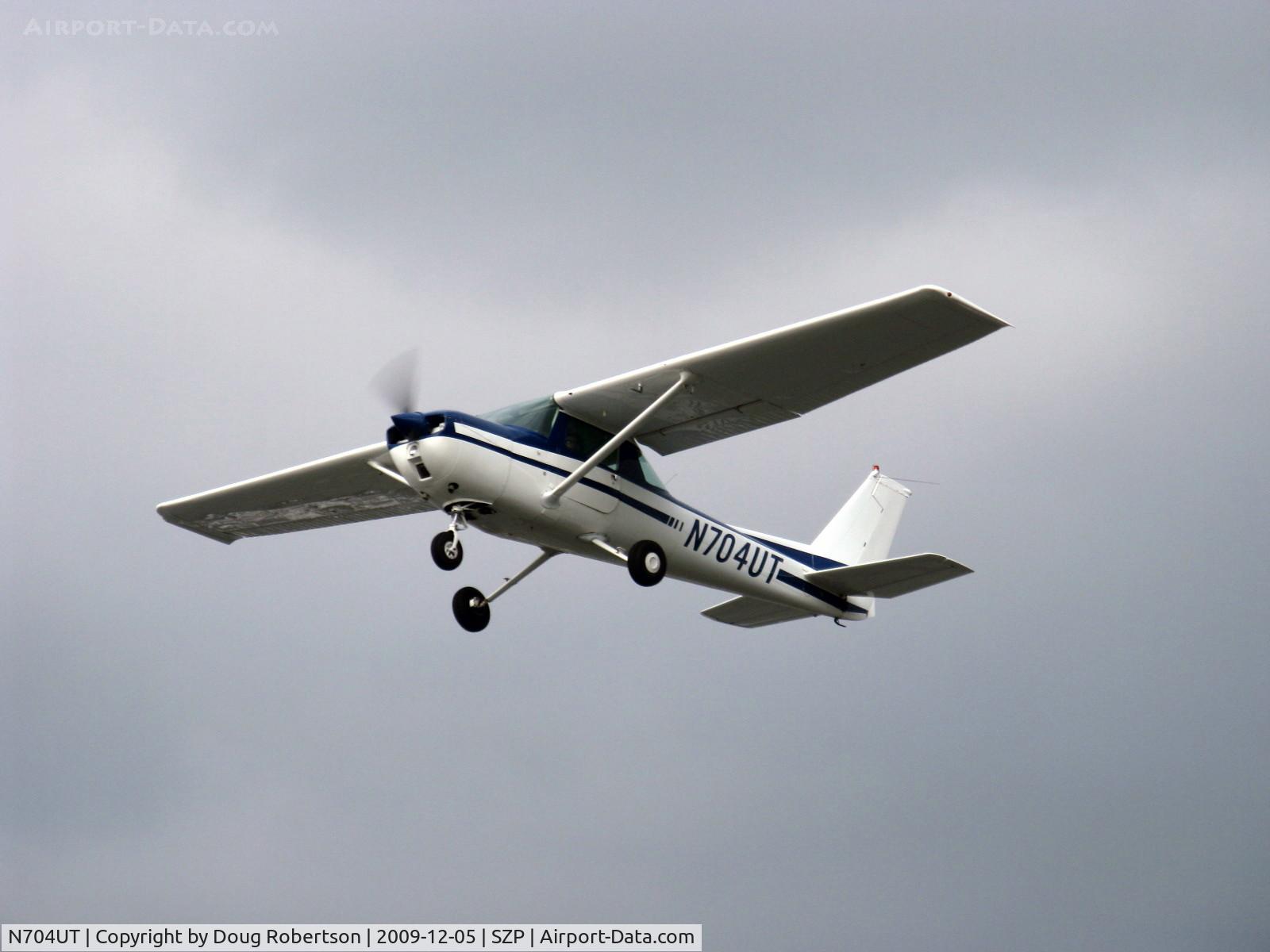 N704UT, 1976 Cessna 150M C/N 15078891, 1976 Cessna 150M, Continental O-200 100 Hp, takeoff climb Rwy 22