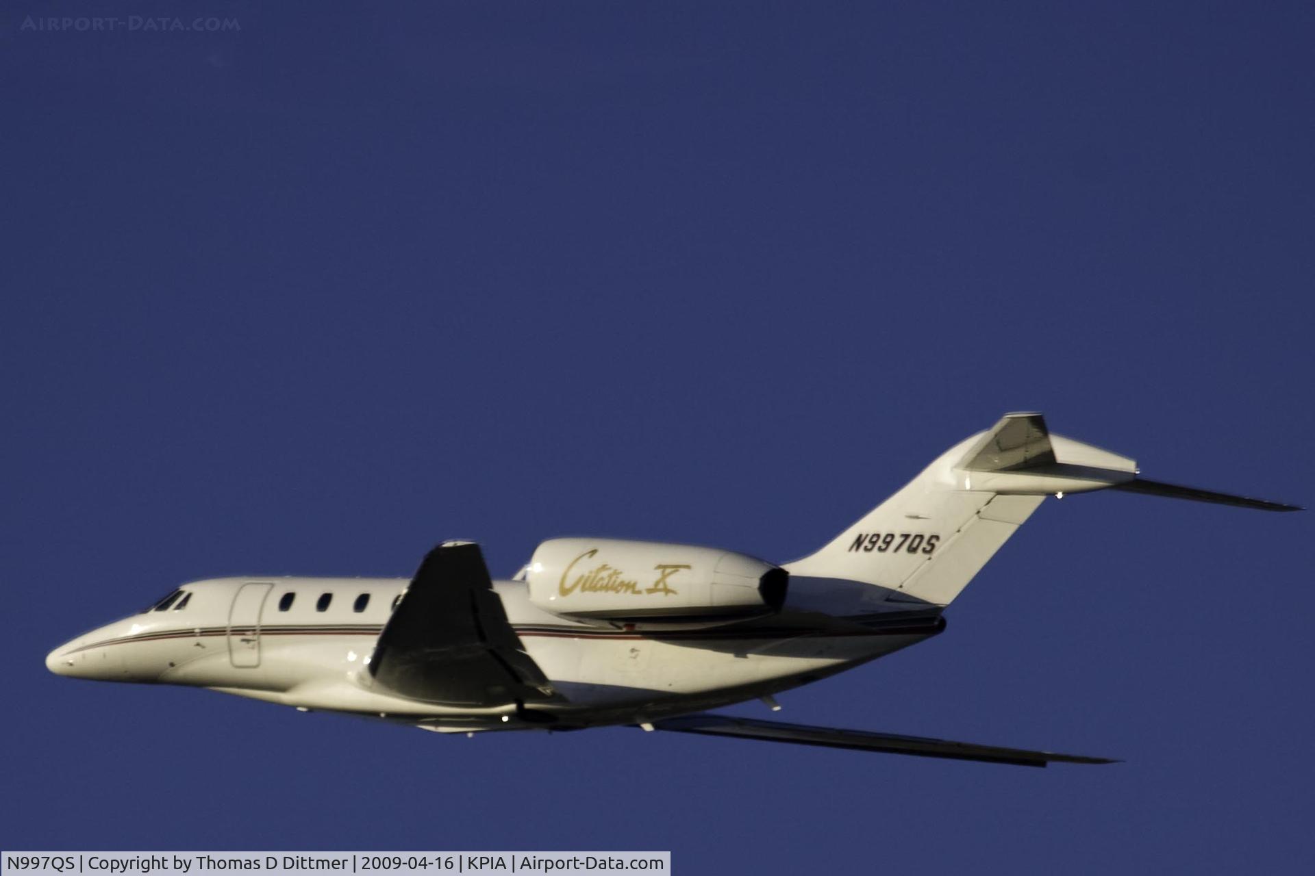 N997QS, 2002 Cessna 750 Citation X C/N 750-0208, N997QS climbs out from Peoria Illinois