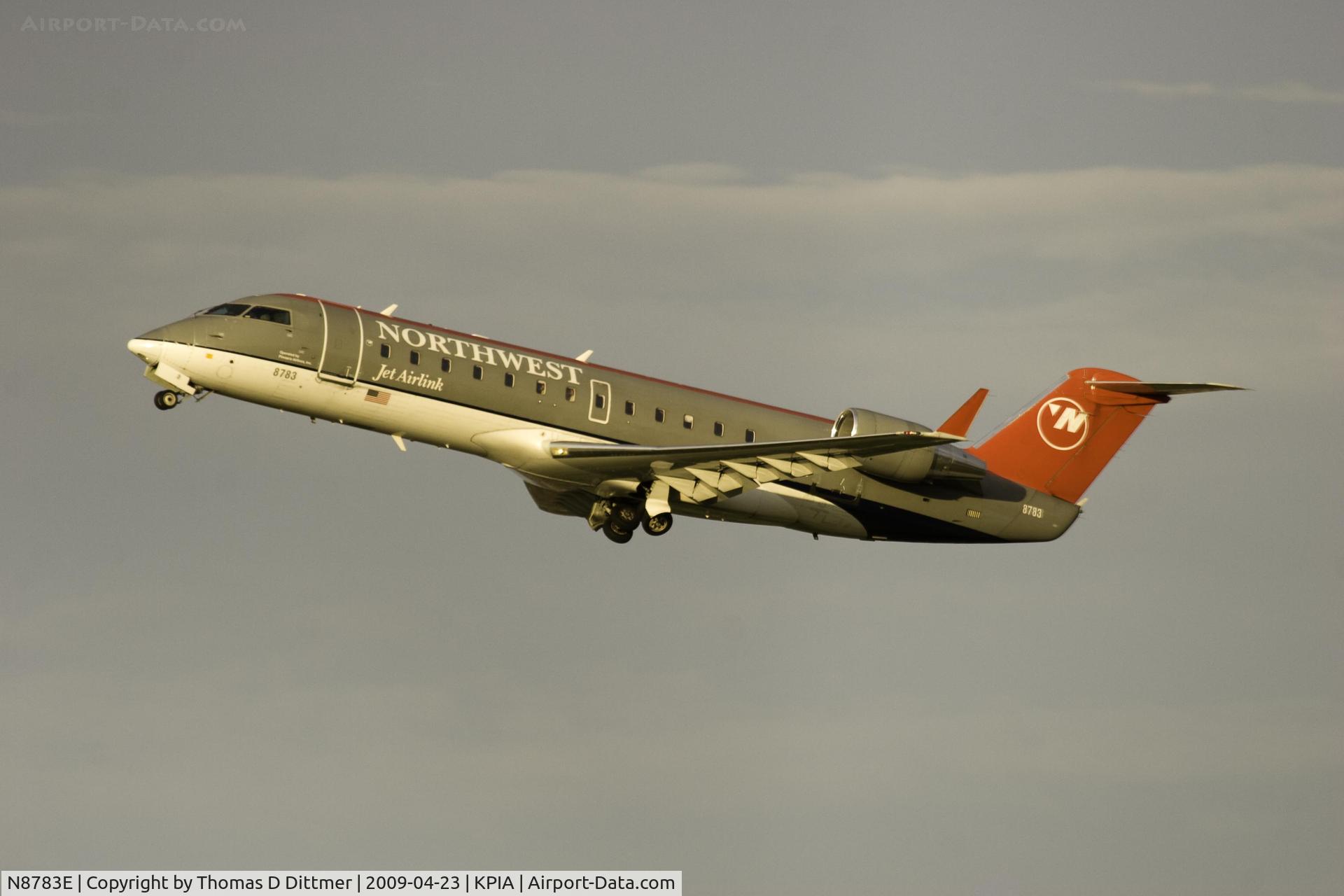 N8783E, 2003 Bombardier CRJ-200 (CL-600-2B19) C/N 7783, Northwest Airlink (N8783E) gaining speed and altitude