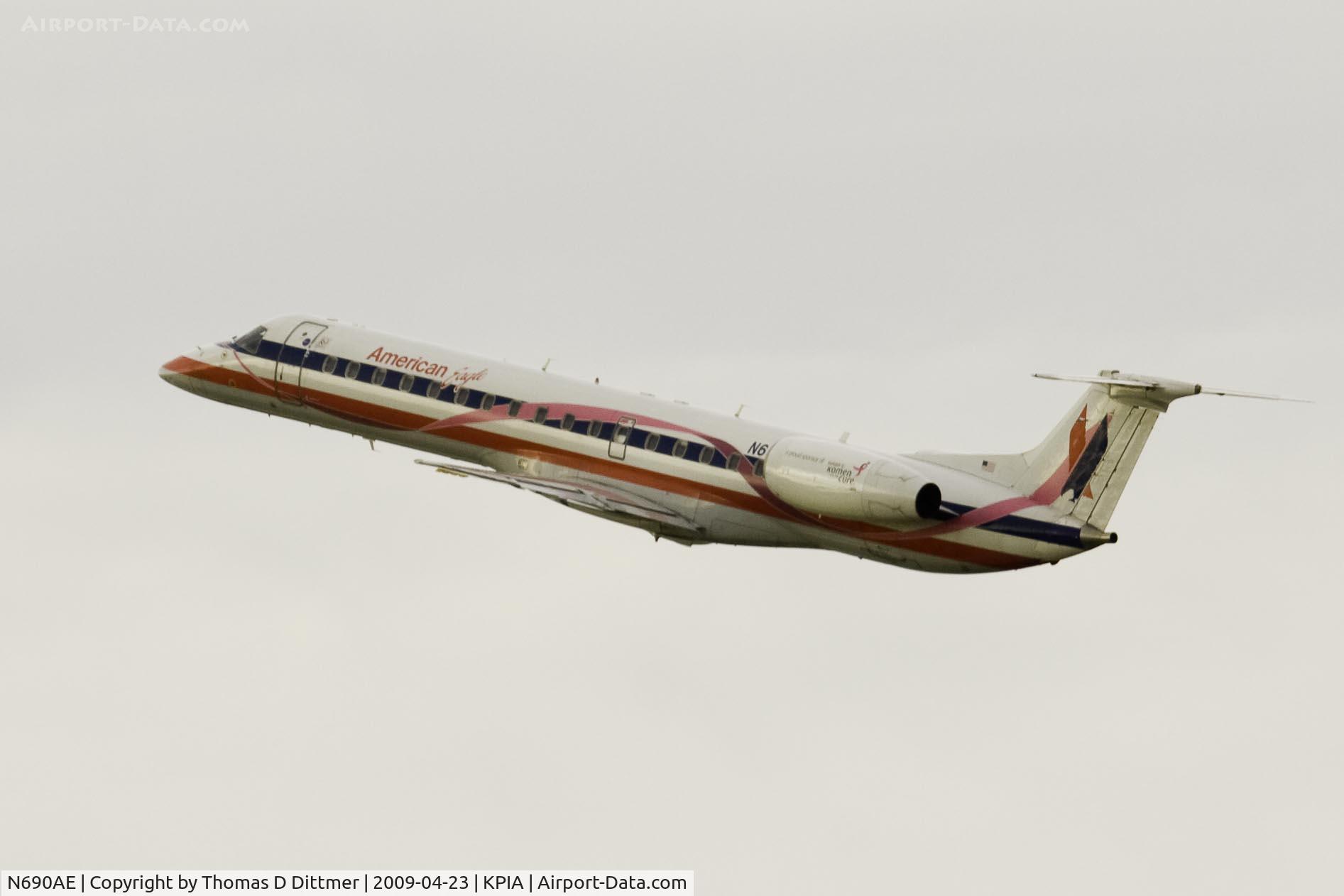 N690AE, 2004 Embraer ERJ-145LR (EMB-145LR) C/N 14500858, American Eagle (N690AE) climbing and gaining speed