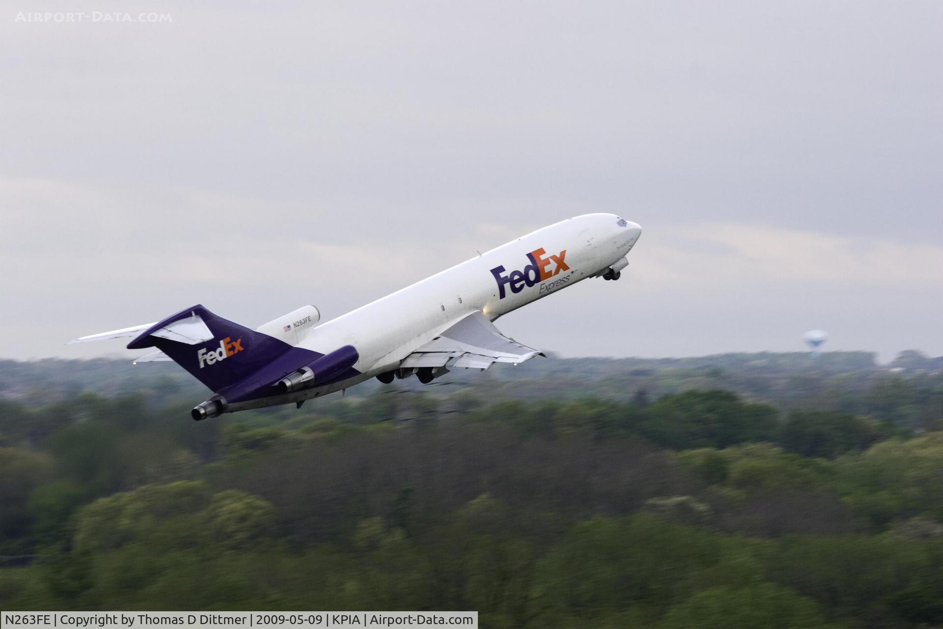 N263FE, 1979 Boeing 727-233F C/N 21625, Federal Express (N263FE) airborne