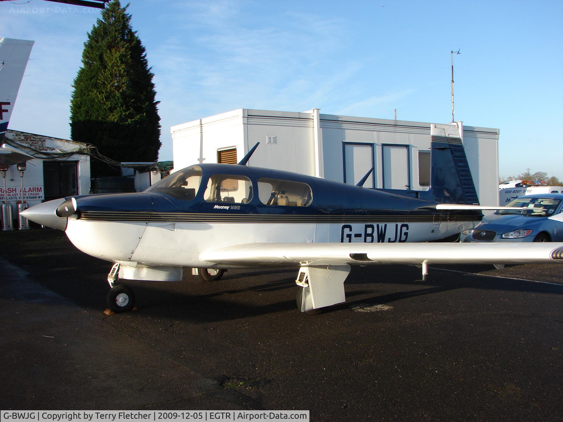 G-BWJG, 1993 Mooney M20J 201 C/N 24-3319, Mooney M20J at Elstree
