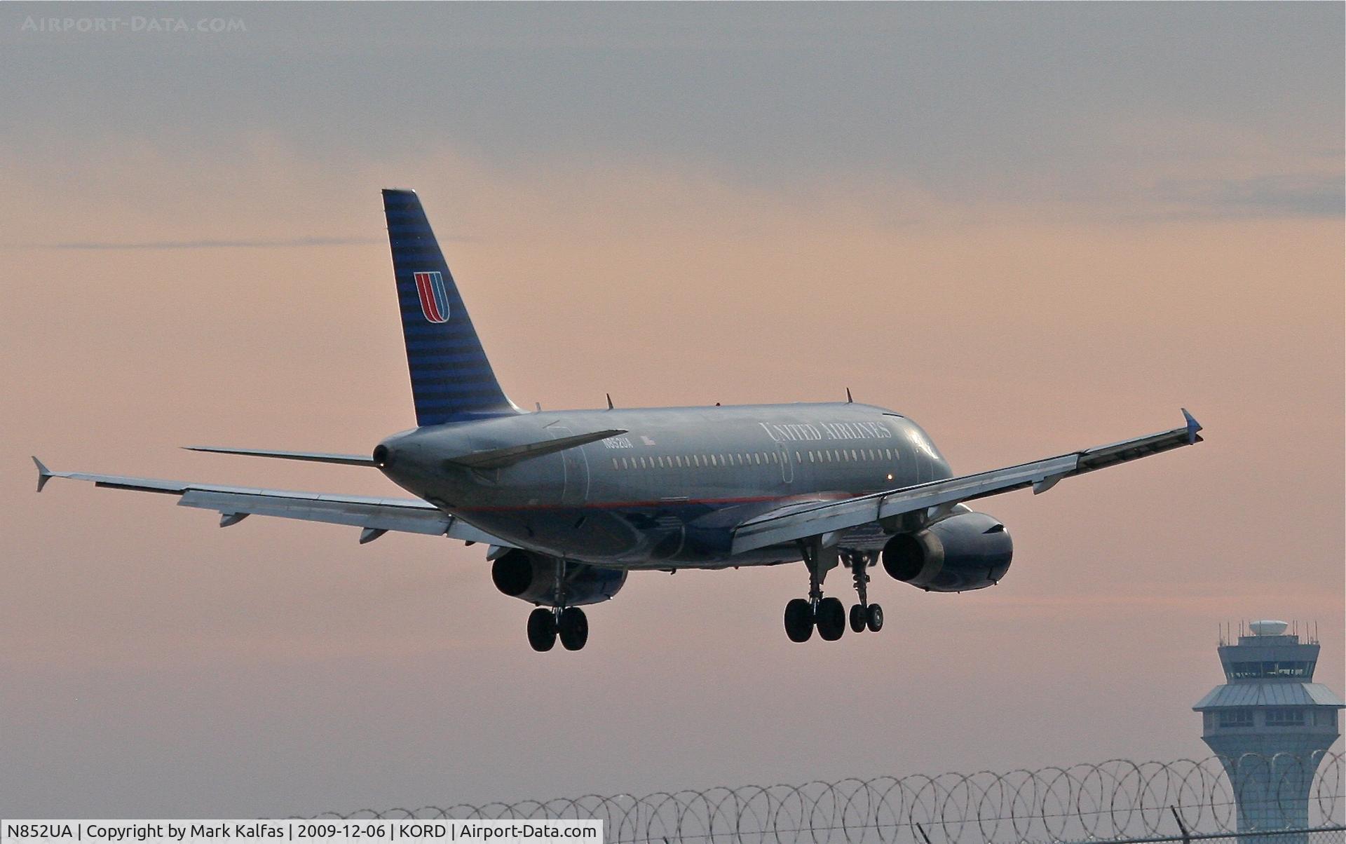 N852UA, 2002 Airbus A319-131 C/N 1671, United Airlines A319-131. UAL681 arriving from KLGA on 22R.