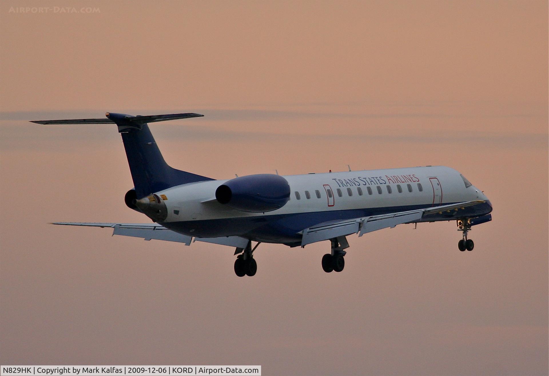 N829HK, 2000 Embraer ERJ-145LU (EMB-145LU) C/N 145281, Trans States Airlines EMB-145LR, LOF7905 arriving from KMDT on 22R.