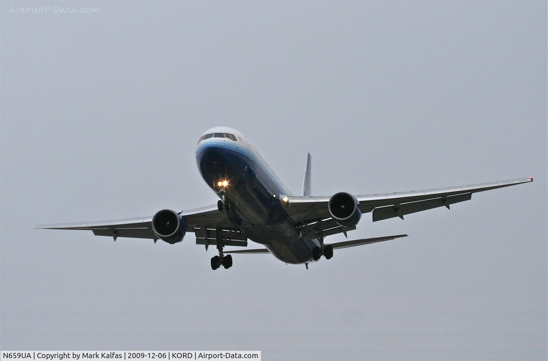 N659UA, 1993 Boeing 767-322 C/N 27114, United Airlines Boeing 767-322, UAL395 arriving from KIAD on 27L.