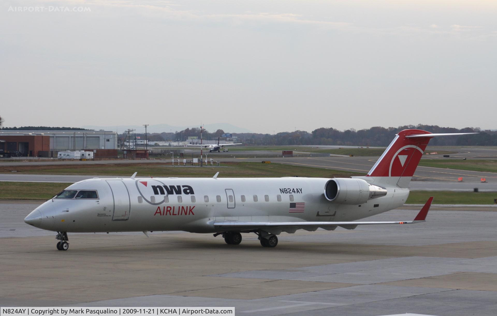 N824AY, 2005 Bombardier CRJ-200LR (CL-600-2B19) C/N 8024, CL-600-B19