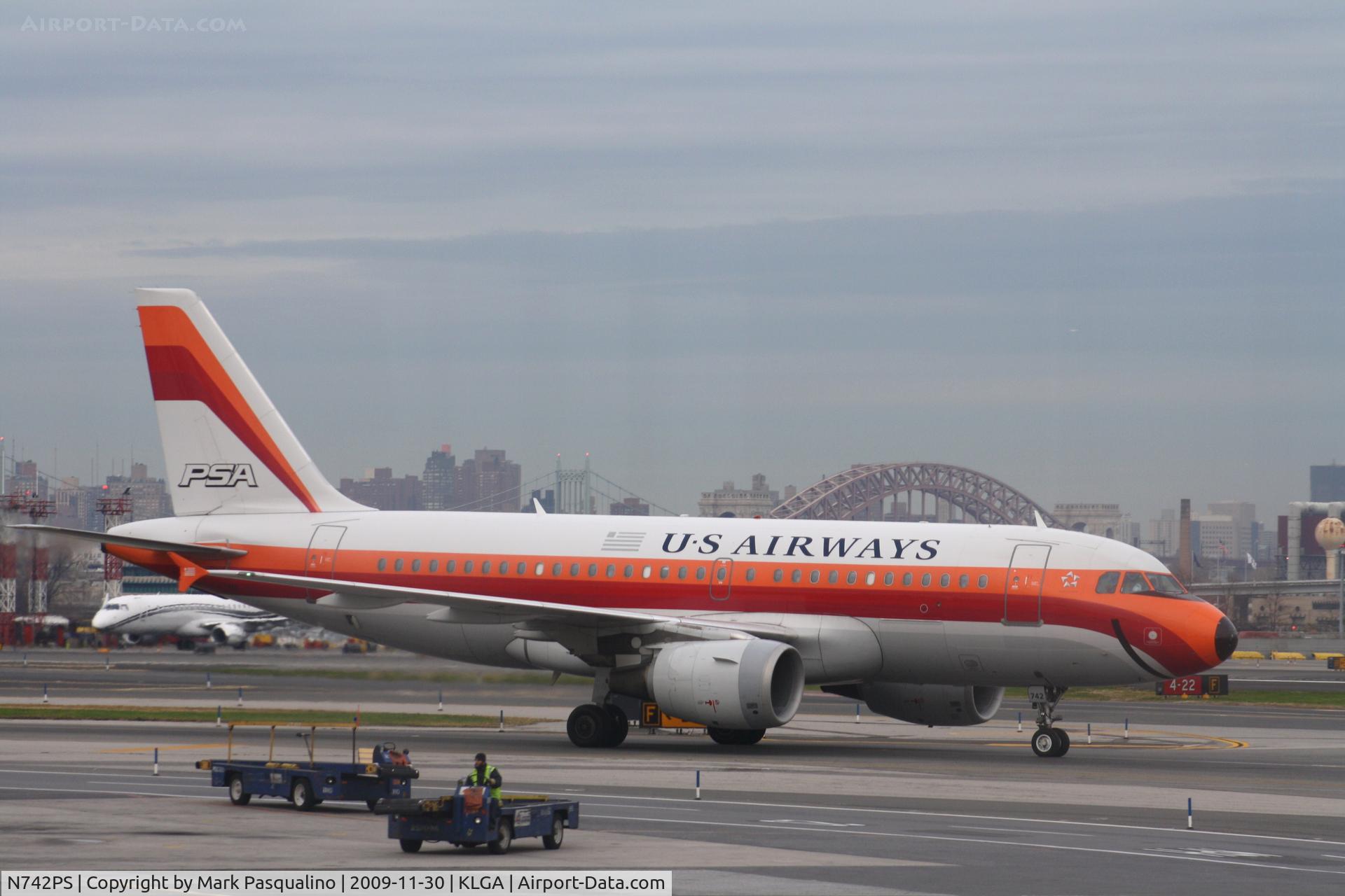 N742PS, 2000 Airbus A319-112 C/N 1275, Airbus A319