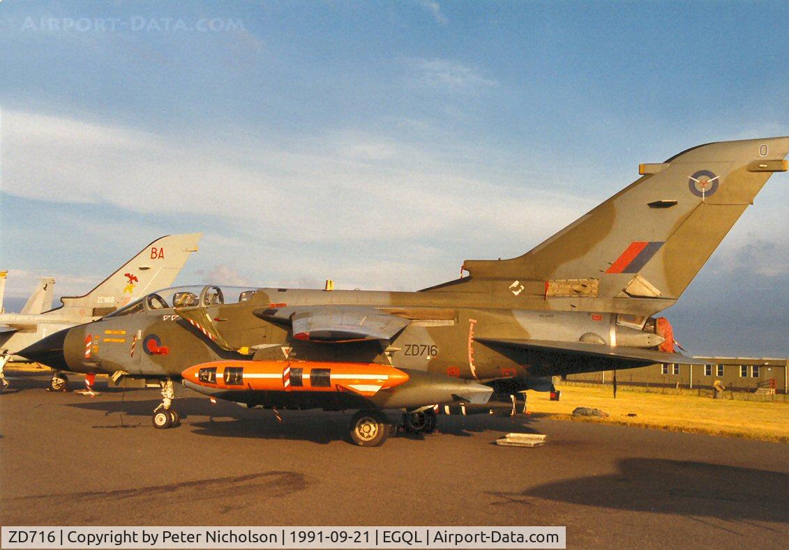 ZD716, 1984 Panavia Tornado GR.1 C/N 341/BS117/3157, Tornado GR.1 of the Strike Attack Operational Evaluation Unit in the static park of the 1991 Leuchars Airshow.