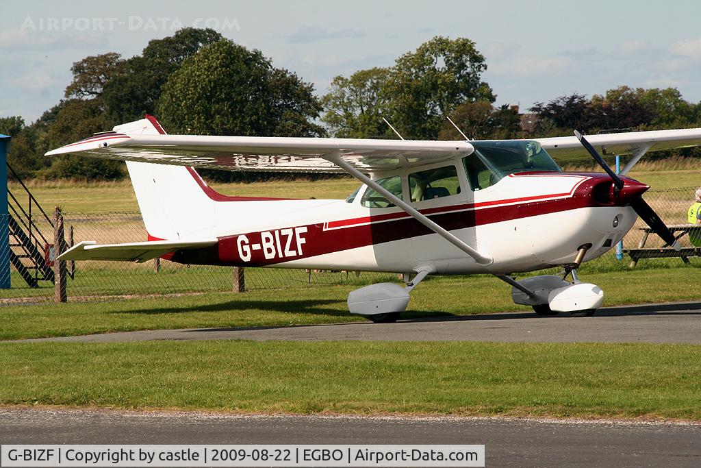G-BIZF, 1981 Reims F172P Skyhawk C/N 2070, seen @ Wolverhampton