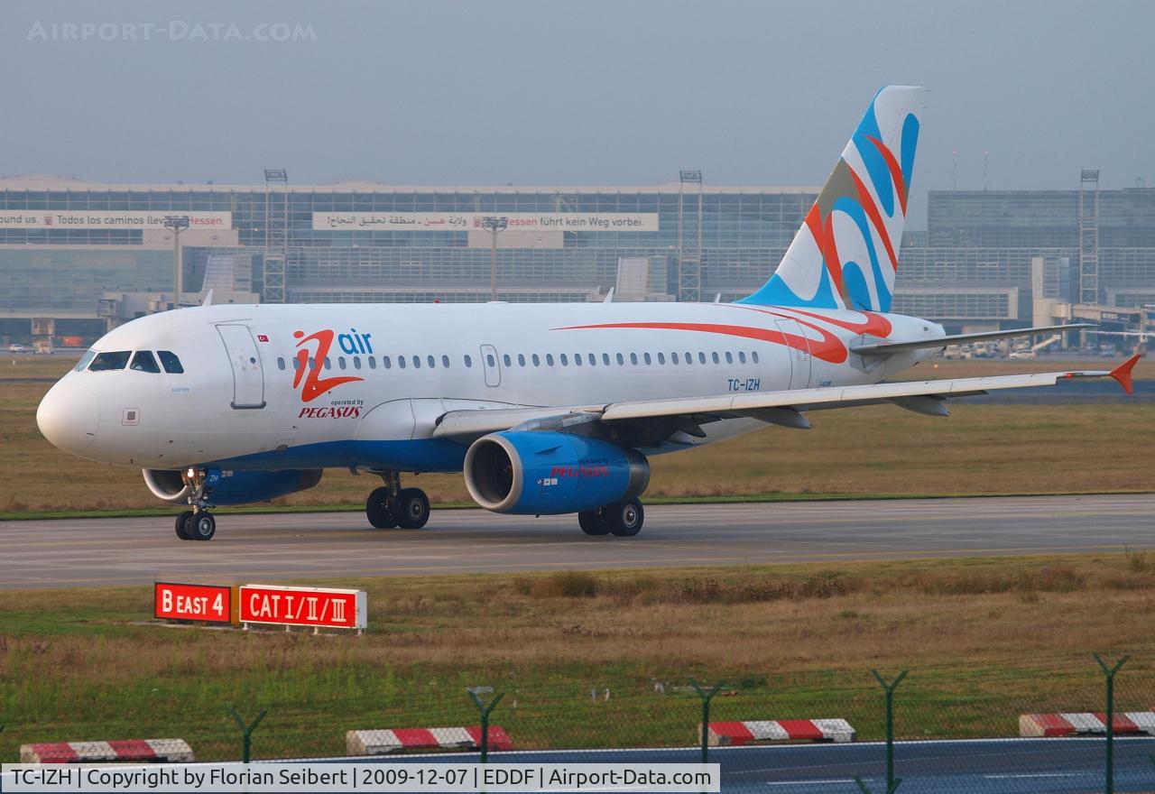 TC-IZH, 2005 Airbus A319-132 C/N 2452, taxi to the active