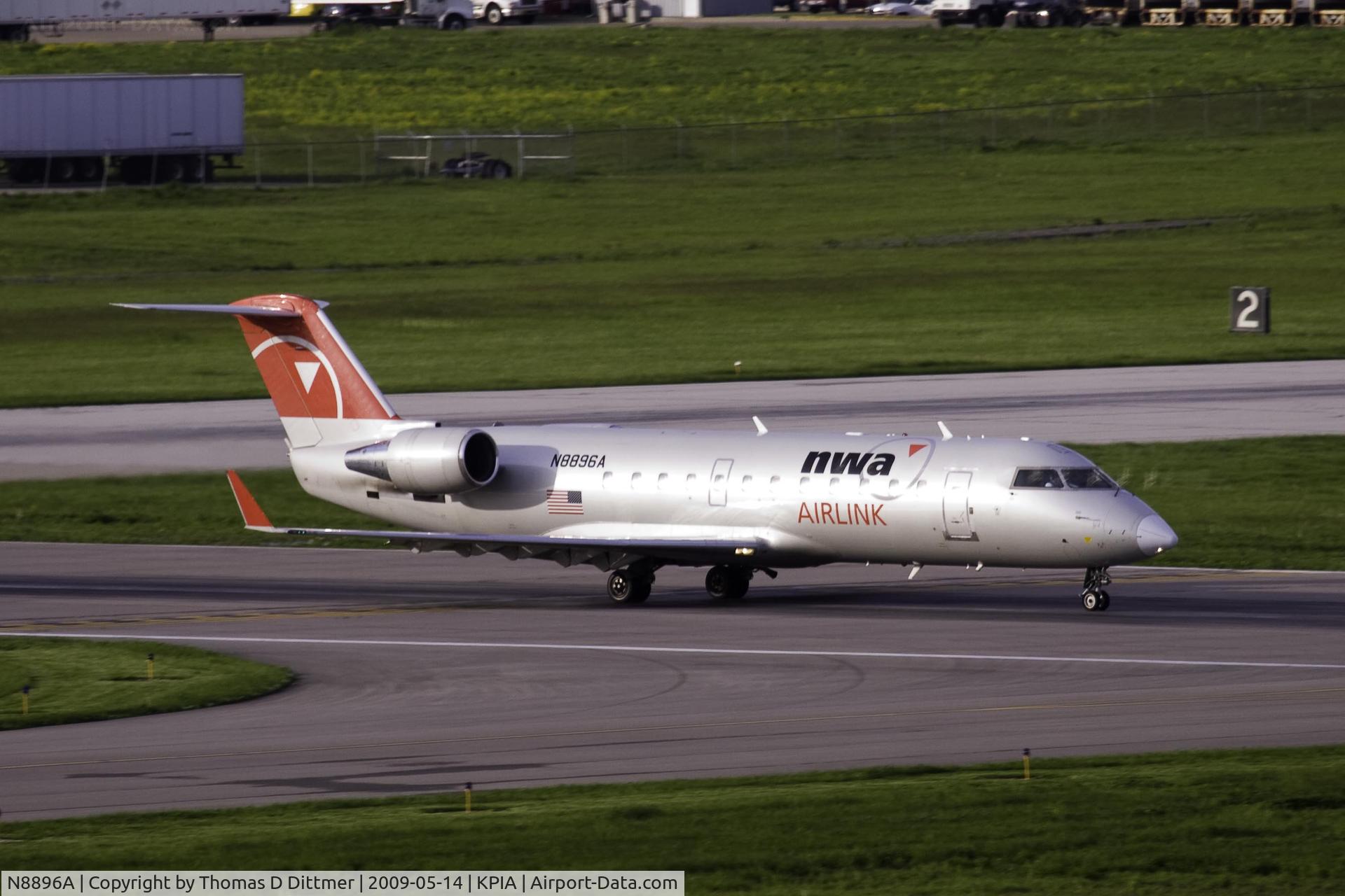 N8896A, 2004 Bombardier CRJ-200LR (CL-600-2B19) C/N 7896, Northwest Airlink (N8896A) departure roll