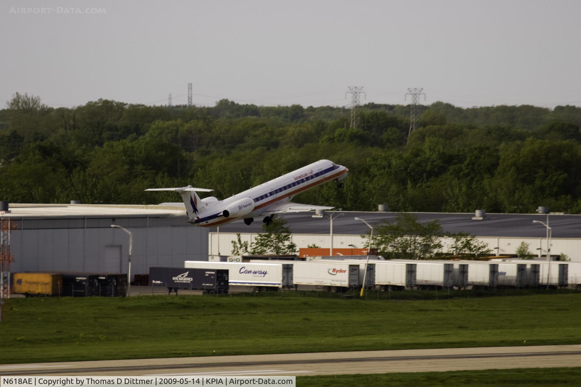 N618AE, 1998 Embraer ERJ-145LR (EMB-145LR) C/N 145097, American Eagle (N618AE) climbs to destination