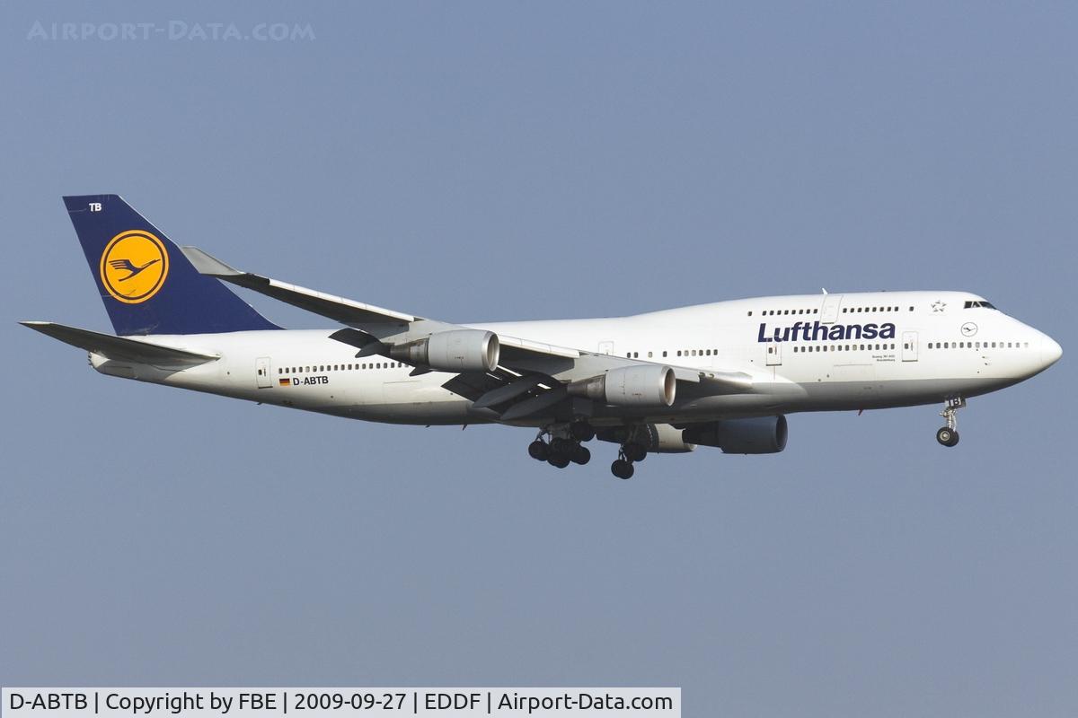 D-ABTB, 1989 Boeing 747-430M C/N 24286, short final RW07L