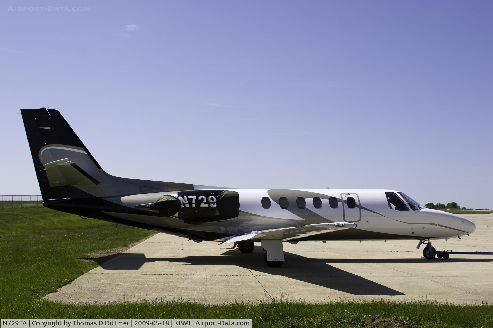 N729TA, 1983 Cessna 550 Citation II C/N 550-0483, N729TA waiting to go