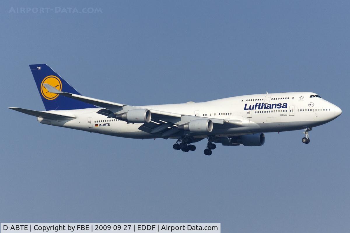 D-ABTE, 1991 Boeing 747-430M C/N 24966, short final RW07L