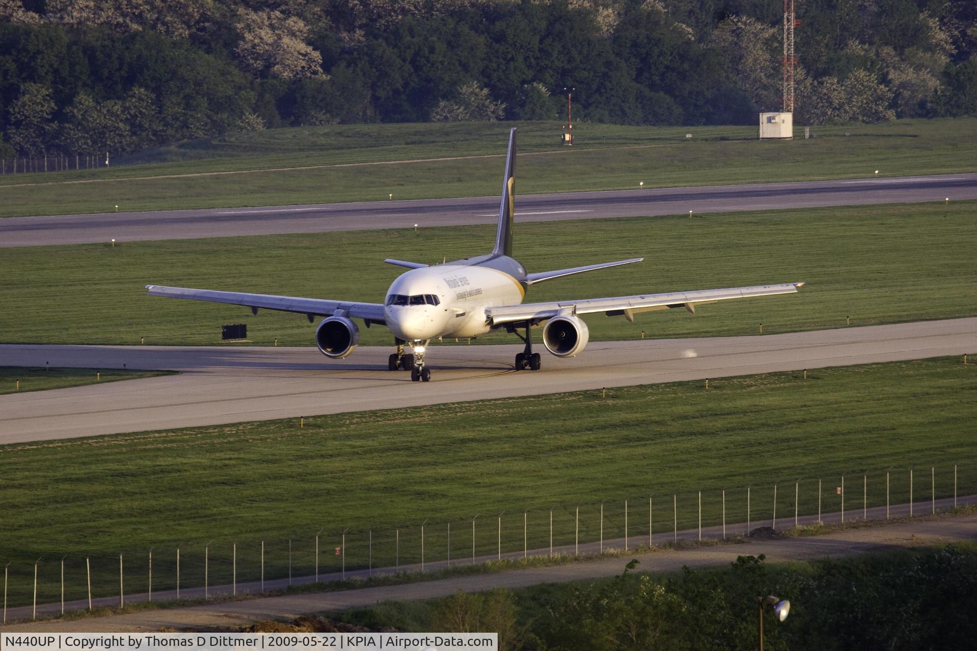 N440UP, 1994 Boeing 757-24APF C/N 25471, UPS (N440UP) begins taxi on 
