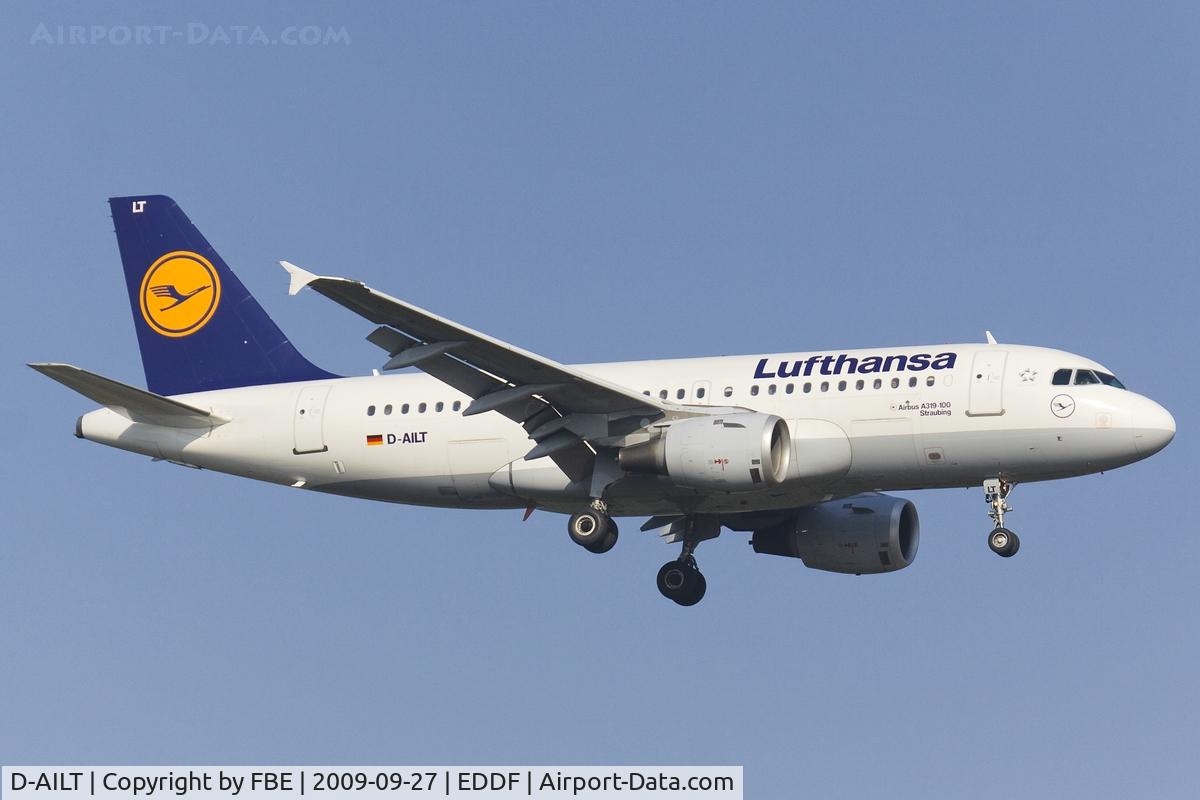 D-AILT, 1997 Airbus A319-114 C/N 738, short final RW07R